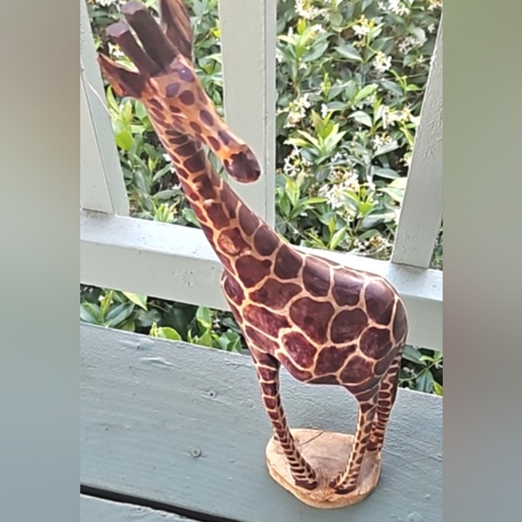 🩵 2 foot tall wood carved giraffe figurine - Picture 2 of 13